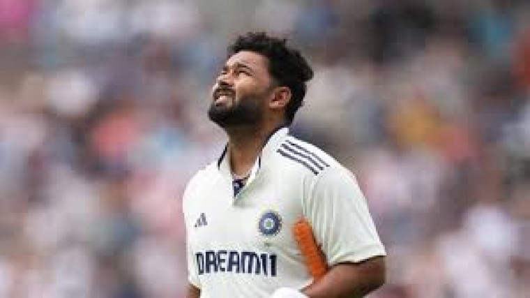 ఇంగ్లండ్ గడ్డపై అత్యధిక ఫిఫ్టీ ప్లస్ పరుగులు చేసిన ఆటగాడిగా రికార్డు