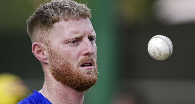 బాంబ్ బేల్చిన ఇంగ్లాండ్ స్టార్ ఆల్ రౌండర్