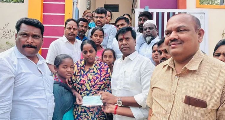 చేనేత కార్మికుల కుటుంబానికి అండగా ఉంటాం