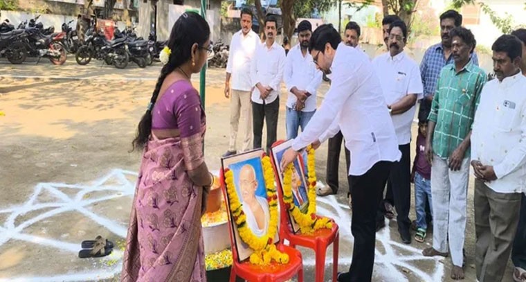 దేశం కోసం ప్రాణత్యాగం చేసిన వారిని స్మరించుకోవాలి: గోరంట్ల