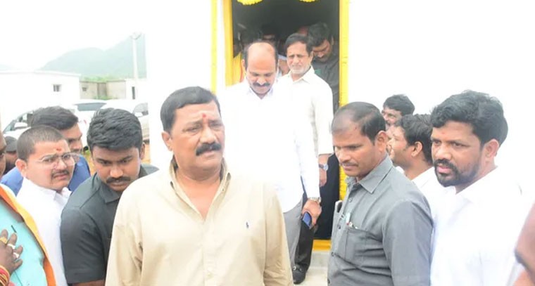 పేదలకు గృహ వసతి కల్పిస్తాం