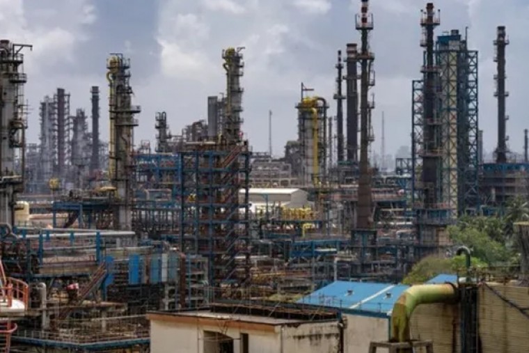 పశ్చిమ ఆసియా ఉద్రిక్తతలు.. గ్లోబల్ చమురు ధరలపై ప్రభావం?