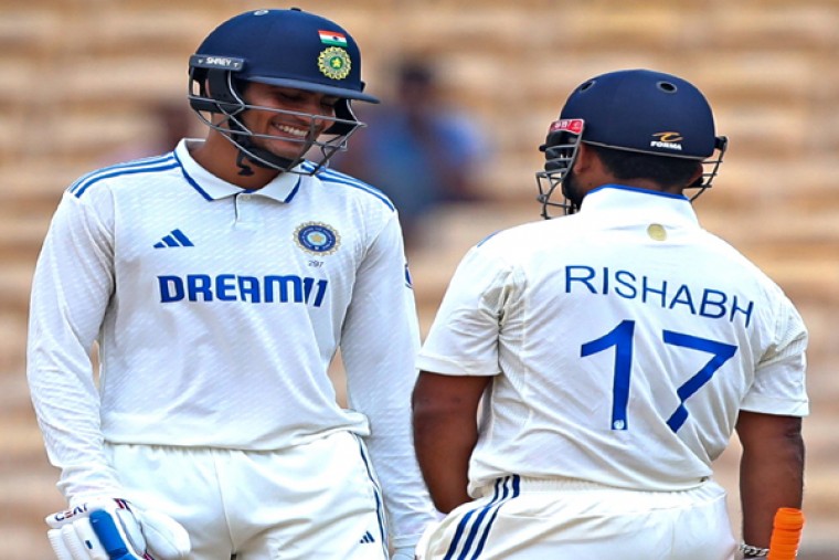 చెలరేగిన గిల్ మరియు  రిషబ్ పంత్.... 