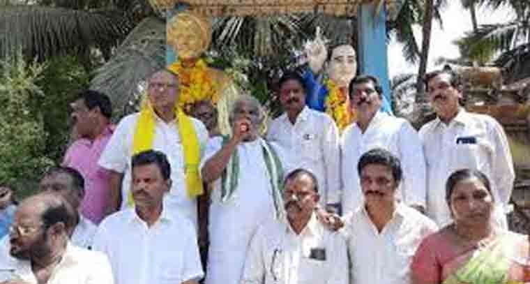 జగన్ హయాంలో కట్టిన త్రాగునీటి ప్రాజెక్టుని కూడా కూటమి చేసినట్లు క్రెడిట్ చోరీకి పాల్పడుతున్నారు 