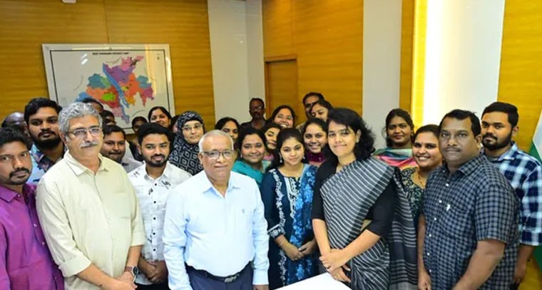 నూతన సంవత్సర శుభాకాంక్షలు తెలిపిన కలెక్టర్