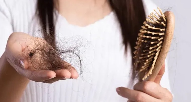 ఒత్తిడితో నిజంగానే జుట్టు రాలుతదా?