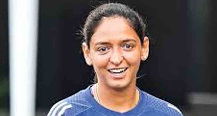 ‘కప్పు ముఖ్యం బిగిలే’ అంటున్న హర్మన్‌ప్రీత్ కౌర్
