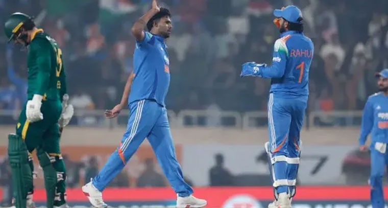 హర్షిత్ రాణా బౌలింగ్‌పై కోచ్ కొటక్ ప్రశంసలు