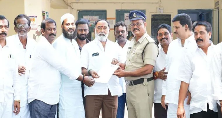 రాధాకృష్ణపై పోలీస్ స్టేషన్లో ఫిర్యాదు