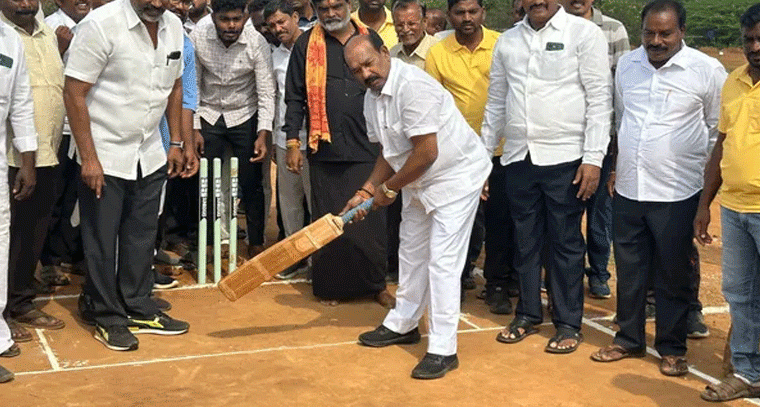 క్రీడలతో ఒత్తిడి దూరం: ఎమ్మెల్యే కురుగొండ్ల రామకృష్ణ