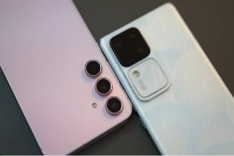 సేల్స్‌లో విలువ‌ పరంగా 22.8 శాతం మార్కెట్‌ వాటాతో టాప్‌లో శాంసంగ్ 