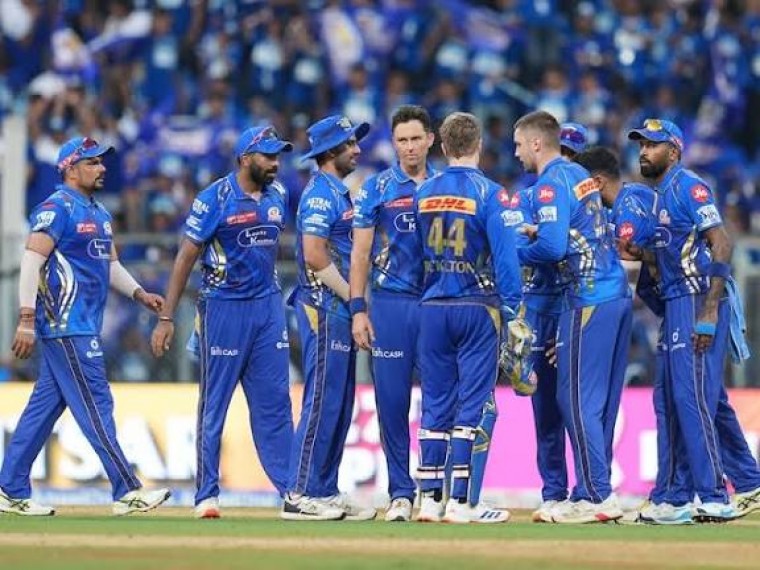 టోర్నీ చరిత్రలో ఈ ఘనత సాధించిన తొలి టీమ్‌గా ముంబయి రికార్డు
