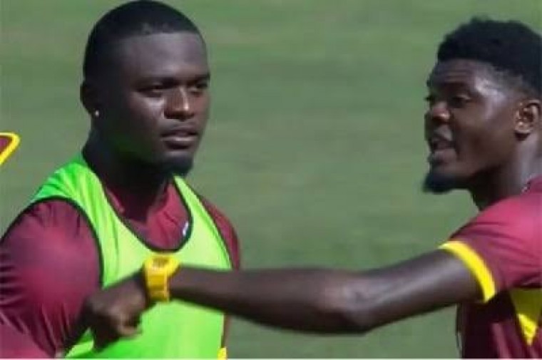 ఫీల్డింగ్ విష‌యంలో కెప్టెన్ హోప్‌, బౌల‌ర్ జోసెఫ్ మ‌ధ్య తీవ్ర‌ వాగ్వాదం 