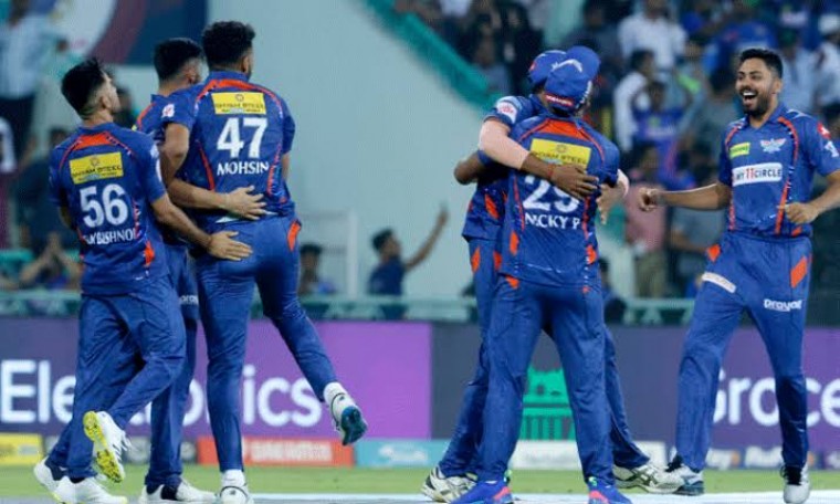 అత్యద్భుత బౌలింగ్‌తో జట్టుకు విజయాన్ని అందించిన అవేష్ ఖాన్