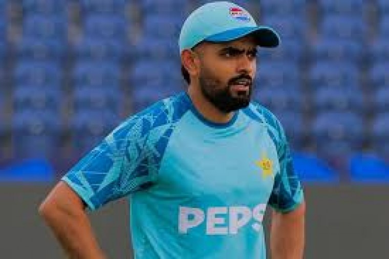 పాకిస్థాన్ స్టార్ క్రికెటర్, మాజీ కెప్టెన్ బాబర్ అజామ్ కు ఎంత కష్టం వచ్చిపడిందో 