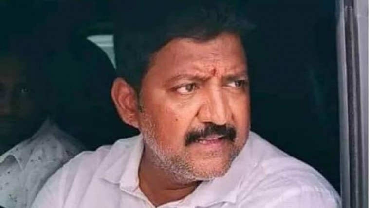 గన్నవరం మాజీ ఎమ్మెల్యే వల్లభనేని వంశీకి ఏపీ హైకోర్టులో తాత్కాలిక ఊరట