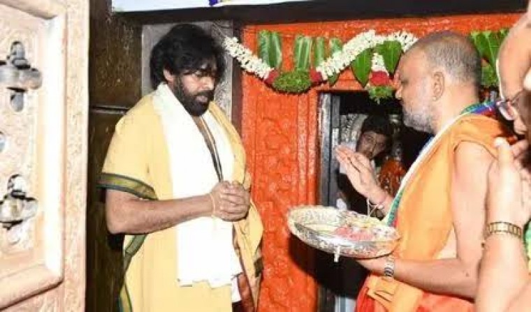 అంజన్నను దర్శించుకున్న ఏపీ డిప్యూటీ సీఎం