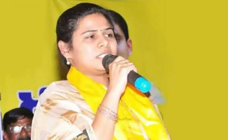 నంద్యాల జిల్లాలో భారీ గోవుల అక్రమ రవాణా గుట్టురట్టు అర్ధరాత్రి రంగంలోకి దిగి కంటైనర్లను అడ్డుకున్న ఎమ్మెల్యే అఖిలప్రియ