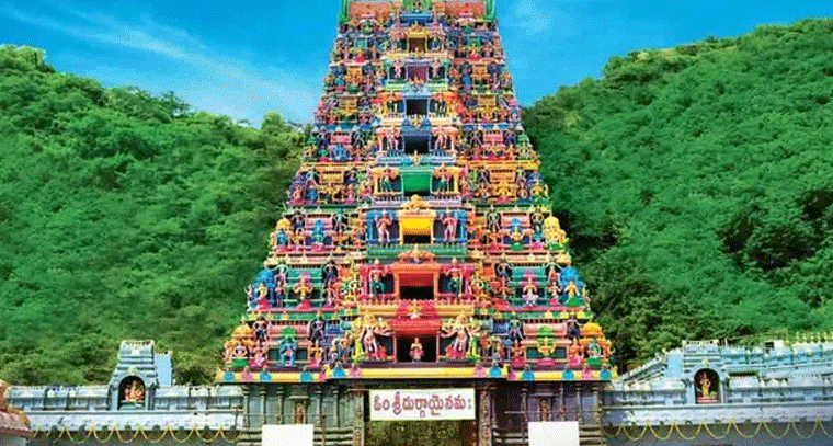 ఇంద్రకీలాద్రిపై వారాంతాలు, ముఖ్య పర్వదినాల్లో అంతరాలయ దర్శనం నిలిపివేత