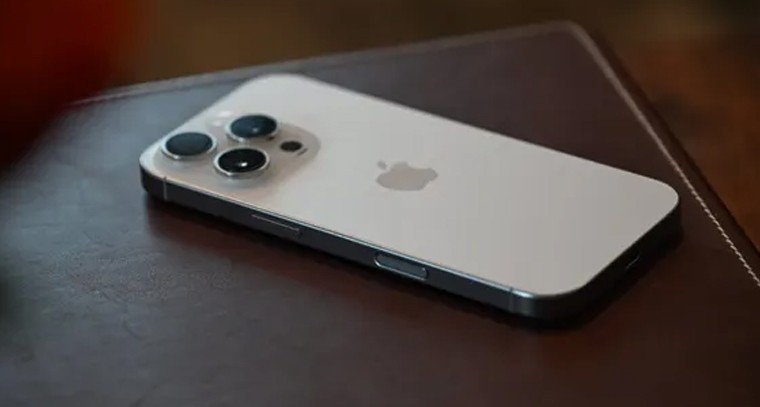 ఐఫోన్‌ను హ్యాక్ చేస్తే రూ.17 కోట్లు.. ఆపిల్ ఆఫర్