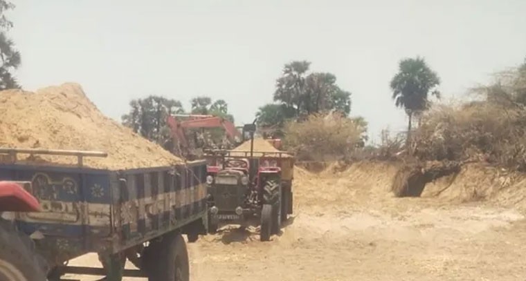 సమ్మెటవారిపాలెం లో అక్రమం గా ఇసుక తవ్వకాలు