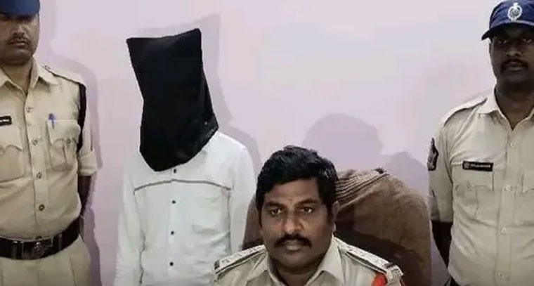 YCP సోషల్ మీడియా కన్వీనర్ మదిగుబ్బ అశోక్ అరెస్ట్