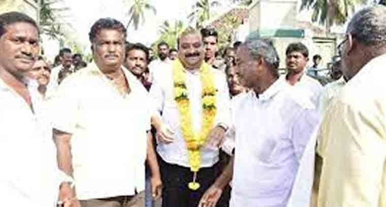 పండగ రోజుల్లో జూదాన్ని ప్రోత్సహిస్తూన్నారు 