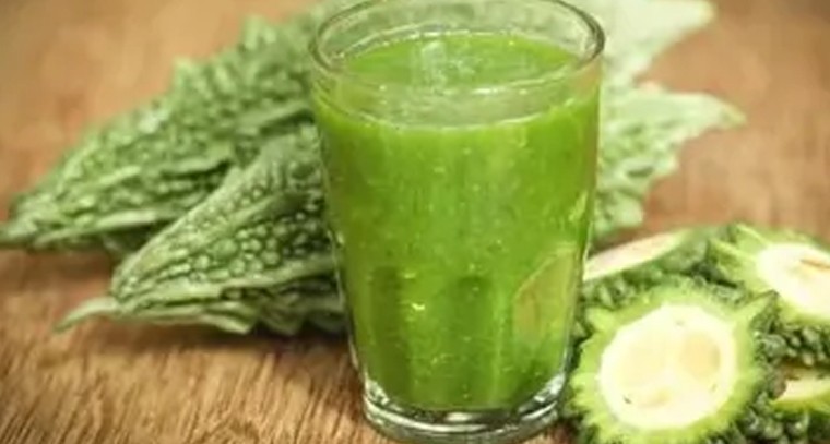 కాకరకాయతో పాటు పాలు, పెరుగు, మామిడి తింటే అనారోగ్యం: నిపుణులు