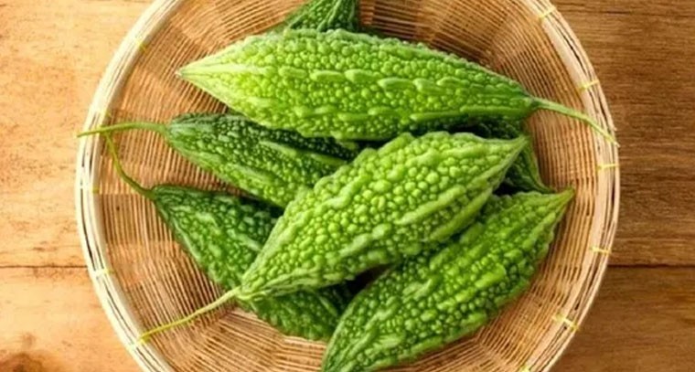 కాకరకాయ తిన్న తర్వాత పొరపాటున ఇవి తినకూడదట!