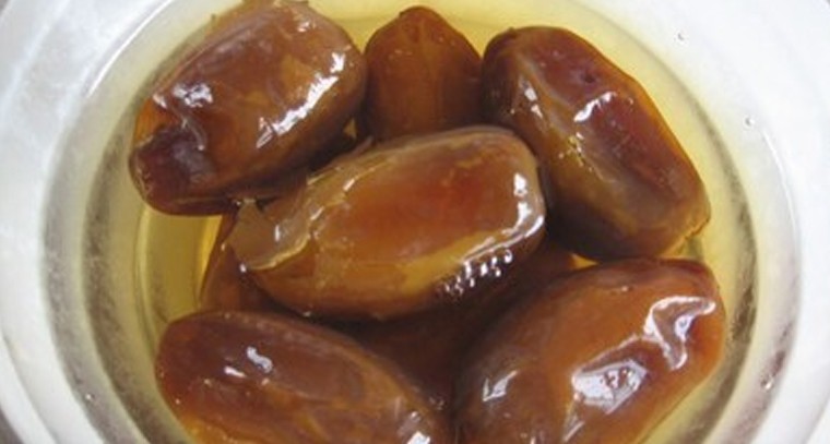 నెయ్యిలో నానబెట్టిన ఖర్జూరాలు మహిళల ఆరోగ్యానికి ఎంతో మేలు 