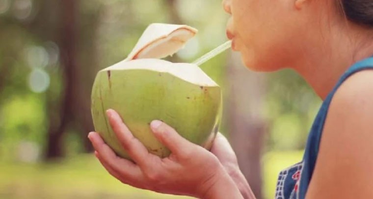 కొబ్బరి నీళ్లు తాగితే అద్భుత ఫలితాలు