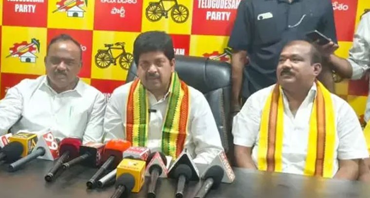 మెడికల్ కాలేజీలపై జగన్‌వి దొంగ నాటకాలు: మంత్రి కొల్లు