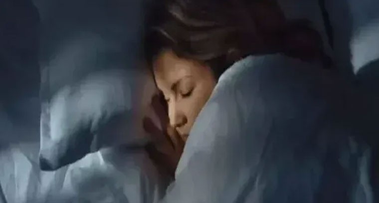 కలలు చెప్పే సంకేతాలు.. స్వప్న శాస్త్రం ఏం చెబుతోంది?