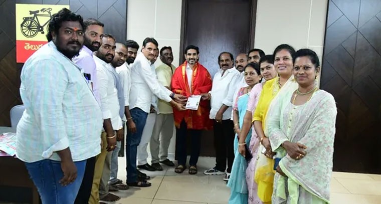 కుంభాభిషేక మహోత్సవాలకు లోకేష్‌కు ఆహ్వానం