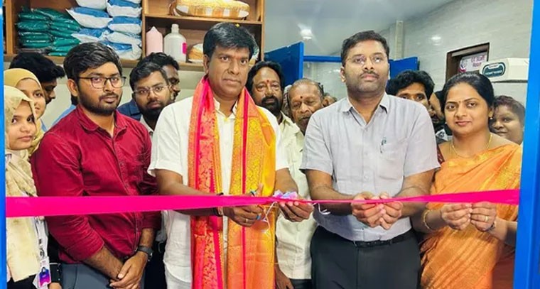 ఎమ్మిగనూరులో రేఖ నర్సింగ్ హోమ్ ను ప్రారంభించిన ఎమ్మెల్యే జయ నాగేశ్వర రెడ్డి