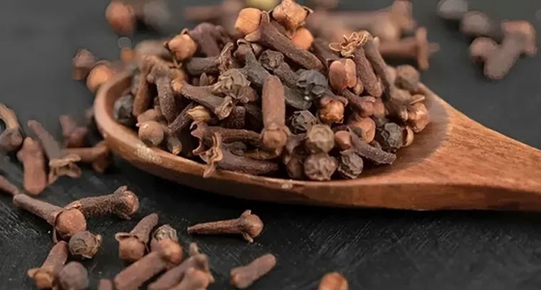 రాత్రి పడుకునే ముందు లవంగాలు తింటే ఒత్తిడి దూరం: నిపుణులు