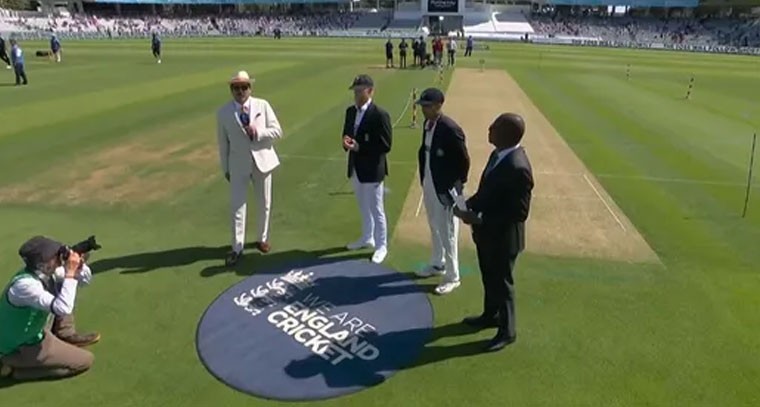 టాస్‌ గెలిచిన ఇంగ్లాండ్‌.. భారత్‌ బౌలింగ్‌