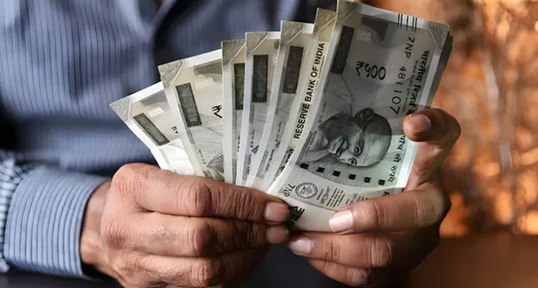 రూ.10 లక్షలతో డెయిరీ ఫామ్: ఉపాధి కల్పించే లాభదాయక వ్యాపారం