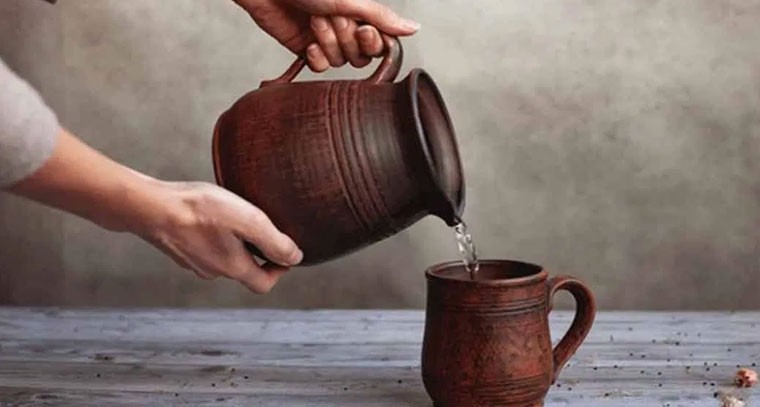 ఆరోగ్యానికి లోహపు, మట్టి పాత్రలే శ్రేయస్కరం