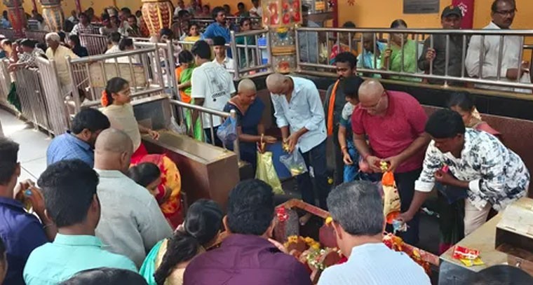  భక్తులతో కిటకిటలాడిన ఆలయం