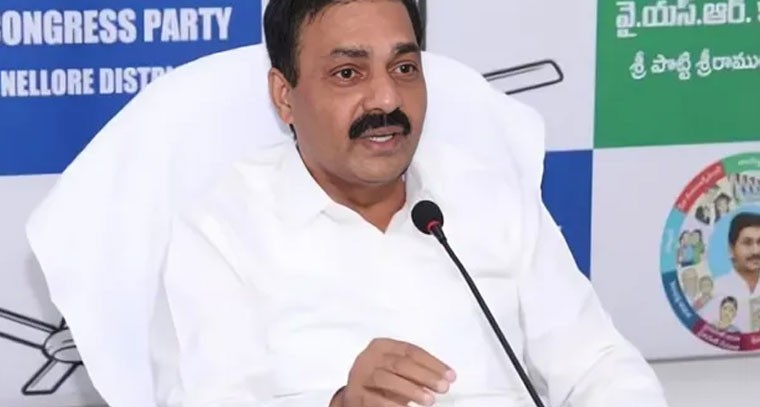 మాజీ మంత్రి కాకాణి గోవర్ధన్ రెడ్డి‌పై కేసు నమోదు