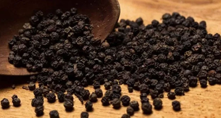 మైగ్రేన్ నొప్పికి నల్ల మిరియాలతో ఉపశమనం