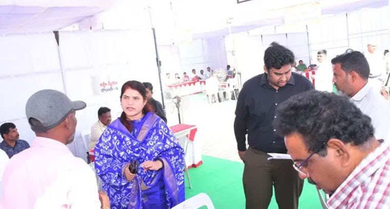 నంద్యాల కలెక్టరేట్‌లో జిల్లా స్థాయి రెవెన్యూ క్లినిక్