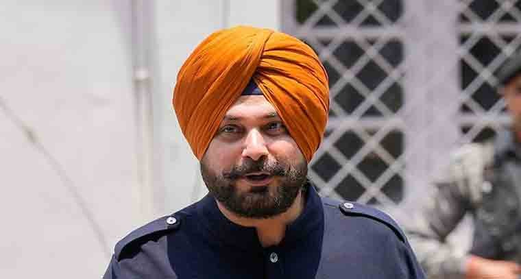 టెస్టు క్రికెట్ జట్టుకి కెప్టెన్ అతనే సరిపోతాడు 
