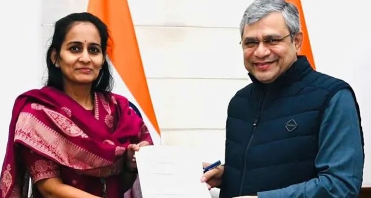 రైల్వే ప్రాజెక్టులపై మంత్రి ఆశ్వనీను కలిసిన ఎంపీ శబరి