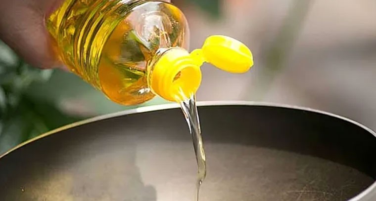 ఒక కుటుంబం నెలకు ఎంత నూనె వాడాలో తెలుసా?