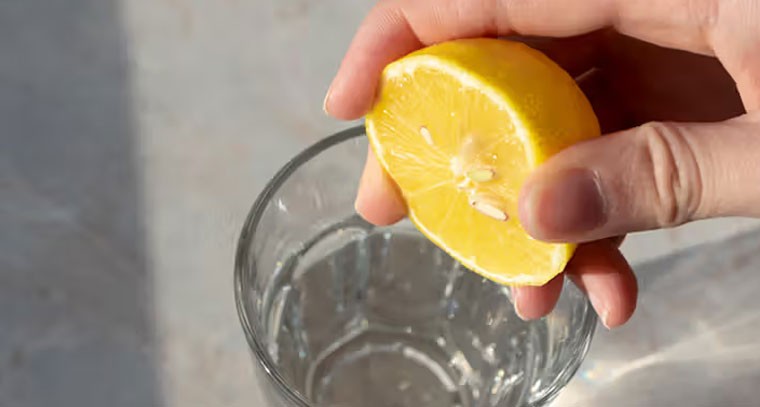 30 రోజులు నిమ్మకాయ నీరు తాగడం వల్ల కలిగే ప్రయోజనాలు