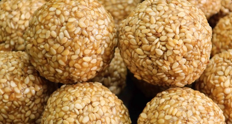 ఈ నువ్వుల లడ్డు రోజుకొకటి తిన్నారంటే ఎన్నో లాభాలు 