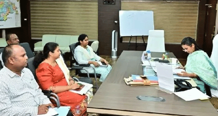 నైపుణ్యం పోర్టల్‌లో లక్ష్యాలు పూర్తి చేయాలి: కలెక్టర్ ఆదేశాలు