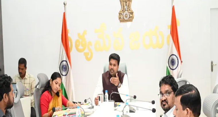 ఇసుక సరఫరాలో ఇబ్బందులు లేకుండా చూడాలి: కలెక్టర్